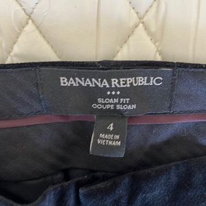 Banana Republic women’s Sloan fit pant. Size 4